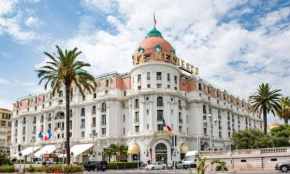 A Luxurious Apartment with AC on Promenade des Anglais